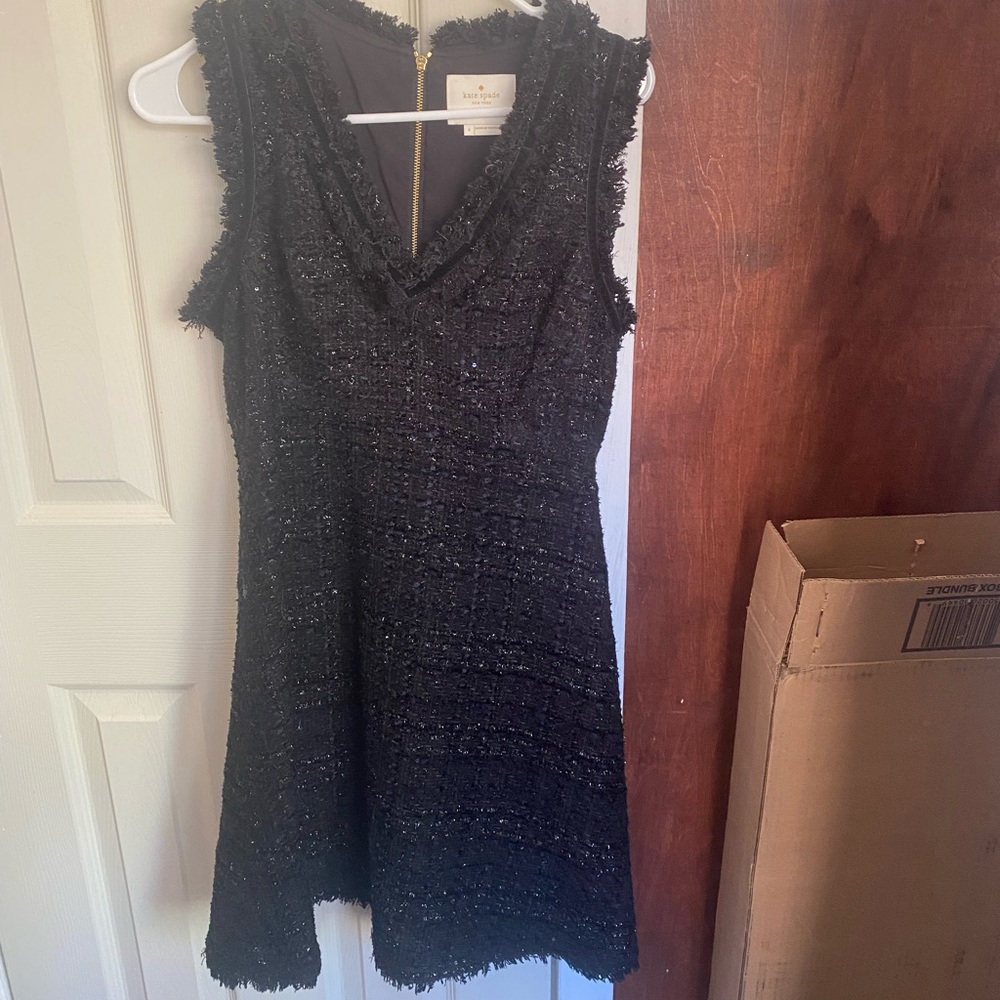 Kate spade v neck sleeveless dress 
Perfect for holiday
